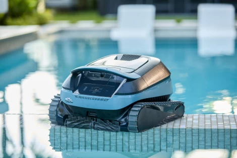 Dolphin EON™ 120d Pool Cleaning Robot  (preview 1)
