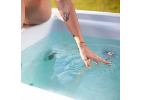 Iceland Cold plunge Icetub (img 10)