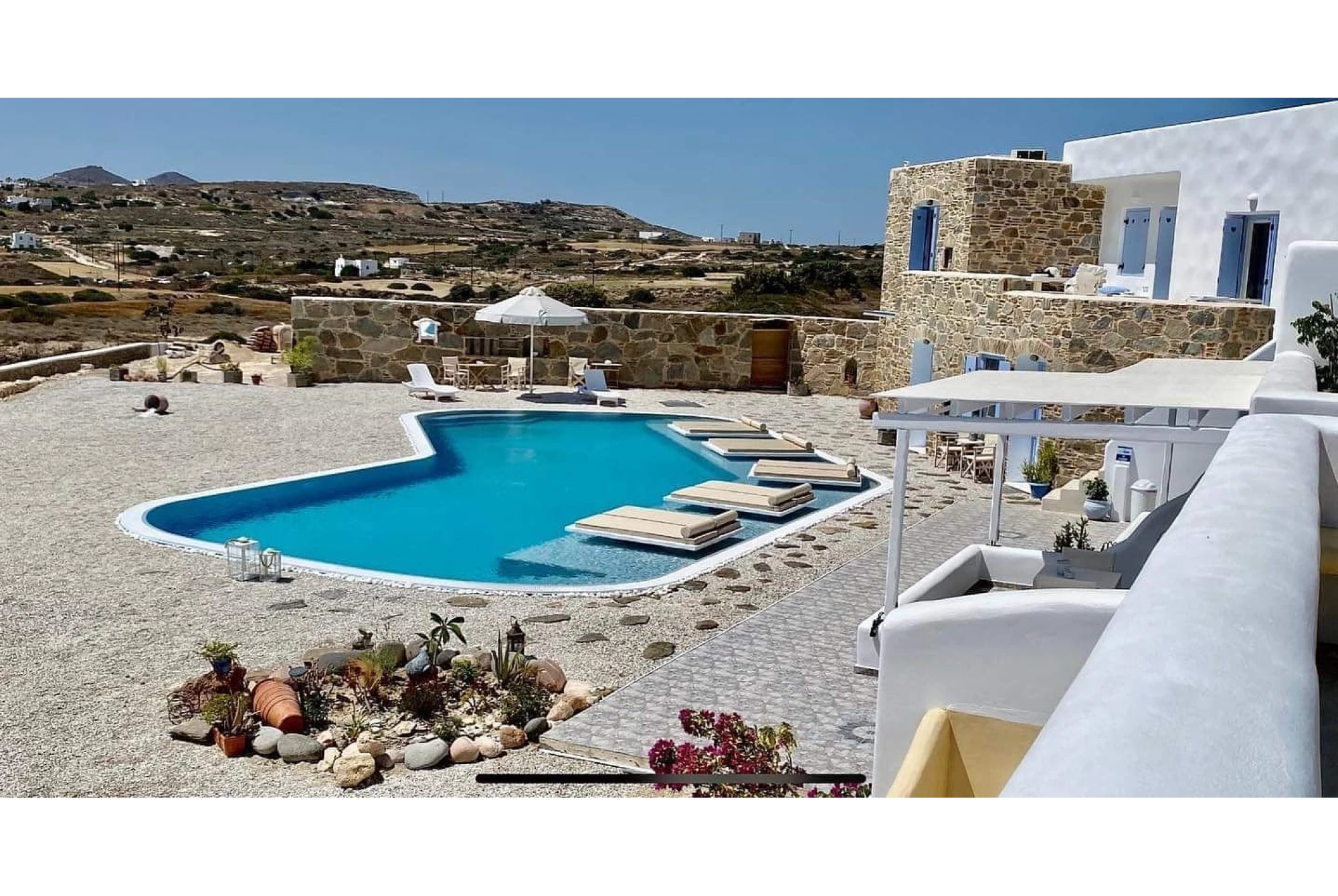 Overflow Prefab Panel Magnelis® Pool with Beach Entry and Sunbeds